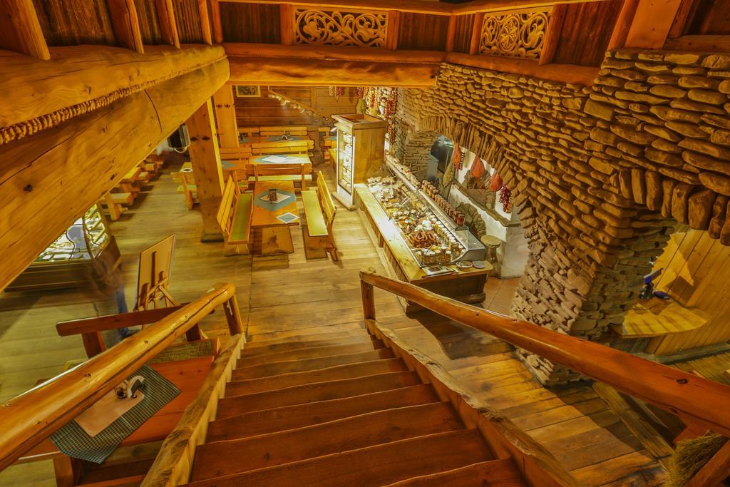 Krakowiacy I Gorale Hotel Krzyszkowice Екстериор снимка