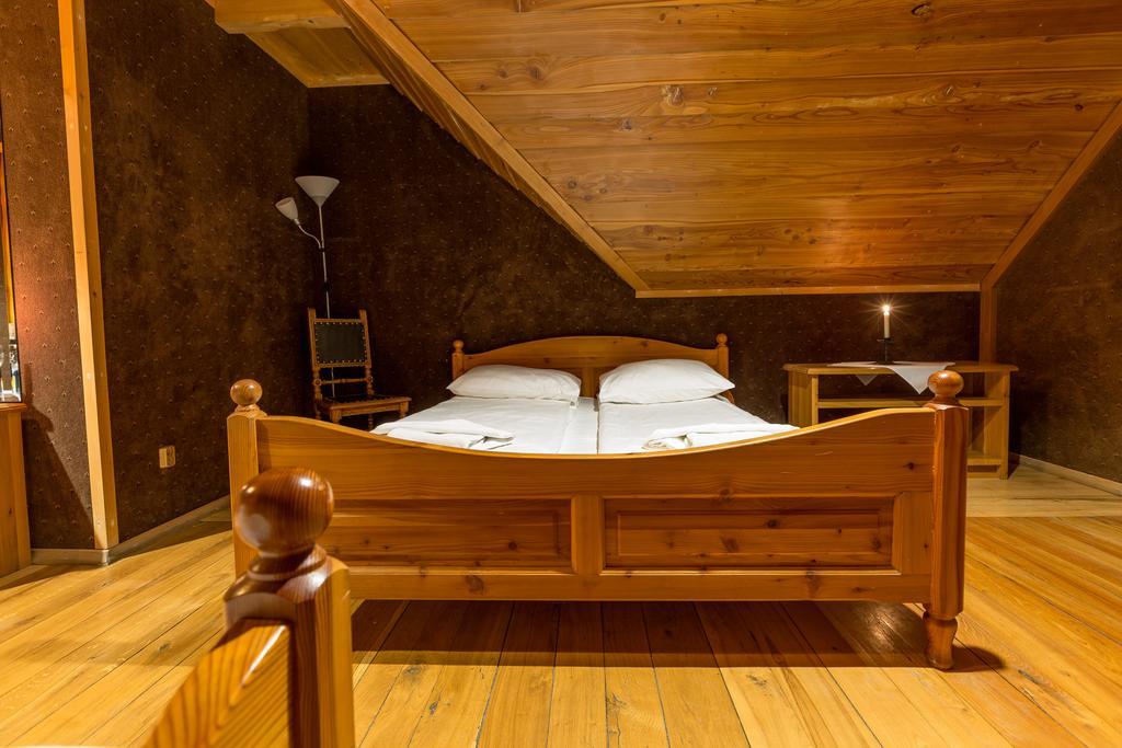 Krakowiacy I Gorale Hotel Krzyszkowice Екстериор снимка